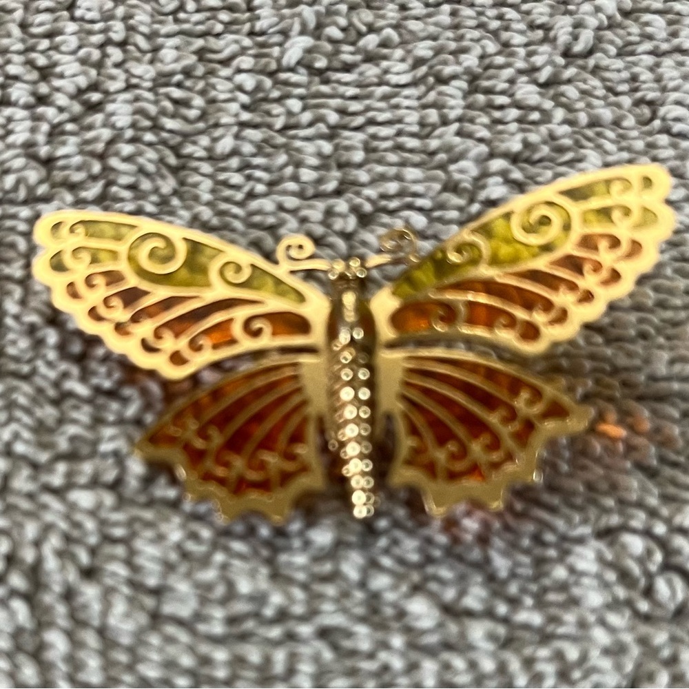 Elegant Gold Butterfly Brooch 1” Avon